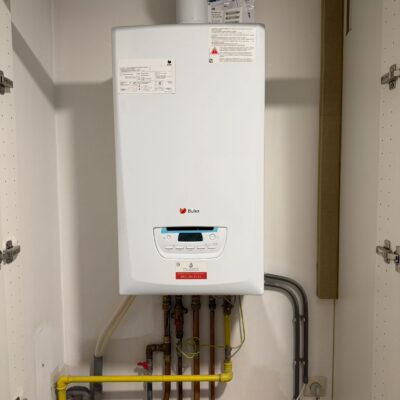 Installatie van een nieuwe centrale verwarmingsketel door erkende verwarmingsspecialist